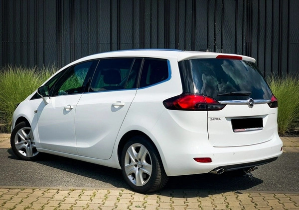 Opel Zafira cena 46800 przebieg: 220000, rok produkcji 2018 z Nowe Miasto nad Pilicą małe 232